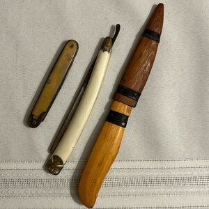 2 Vintage Knives, 1 Vintage Straight Razor, all as is